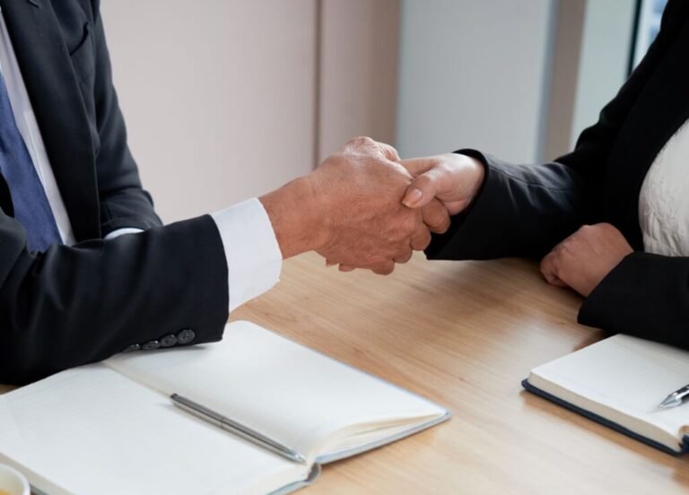 confirming-deal-4WLR4N5-768x1028